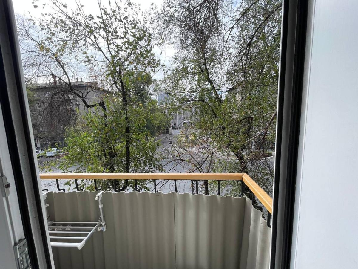 Apartment on Kievskaya street Bisjkek Eksteriør bilde